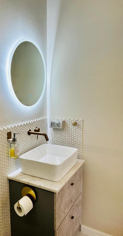 Ultracentral Lux Boutique 1br Ap Near Subway 布加勒斯特